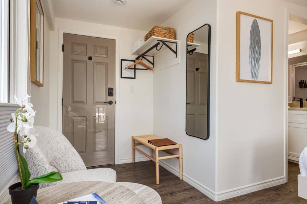 010 20250630 MidIsland Photos