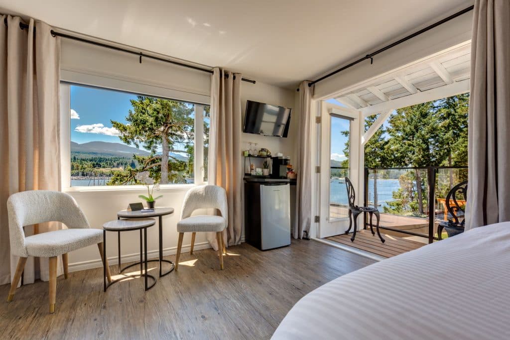waterfront inn Ladysmith BC view of a beautiful room